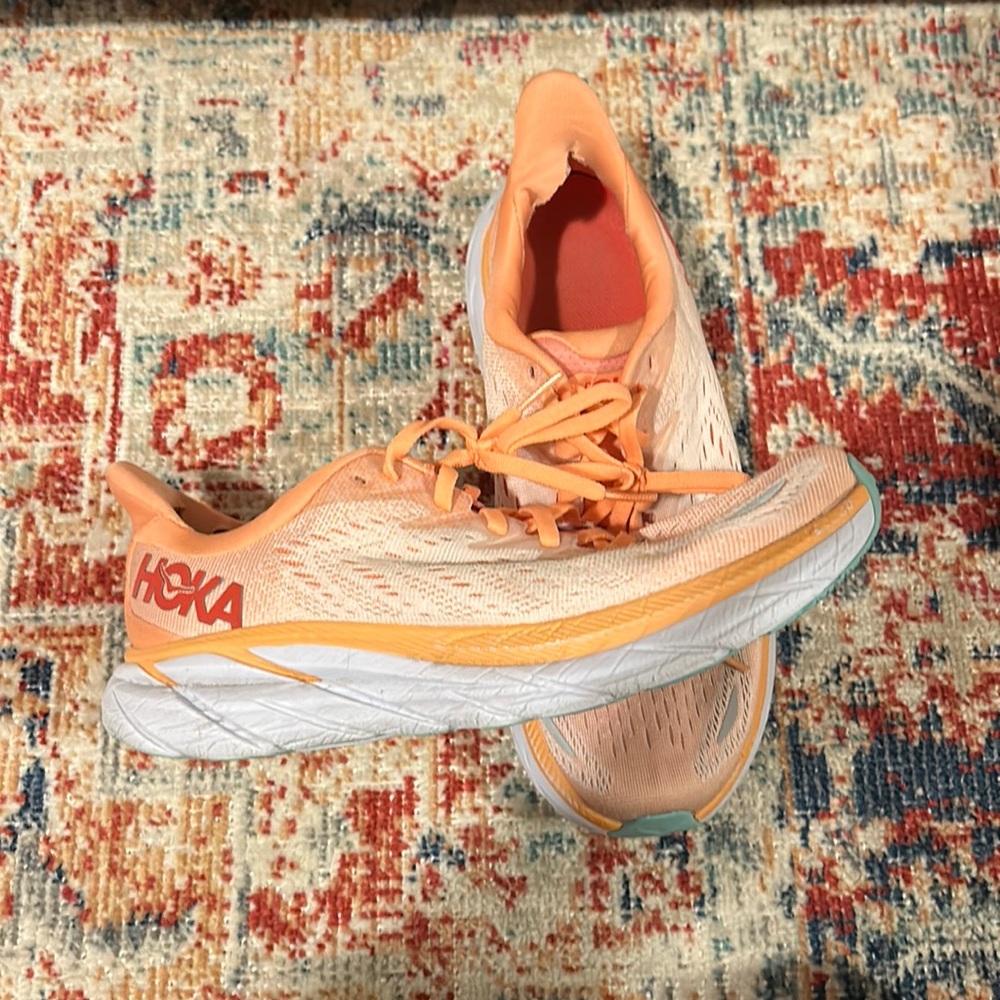 HOKA Clifton 8